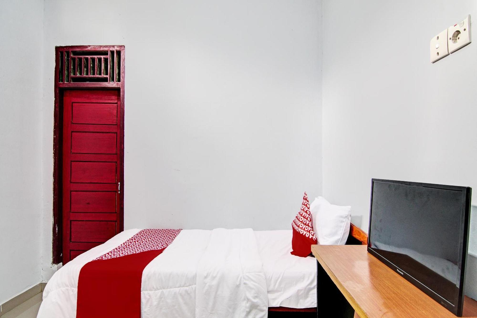 Oyo 92330 Hotel Rindu Sempadan Near Taman Wisata Rindu Sempadan Pekanbaru Buitenkant foto