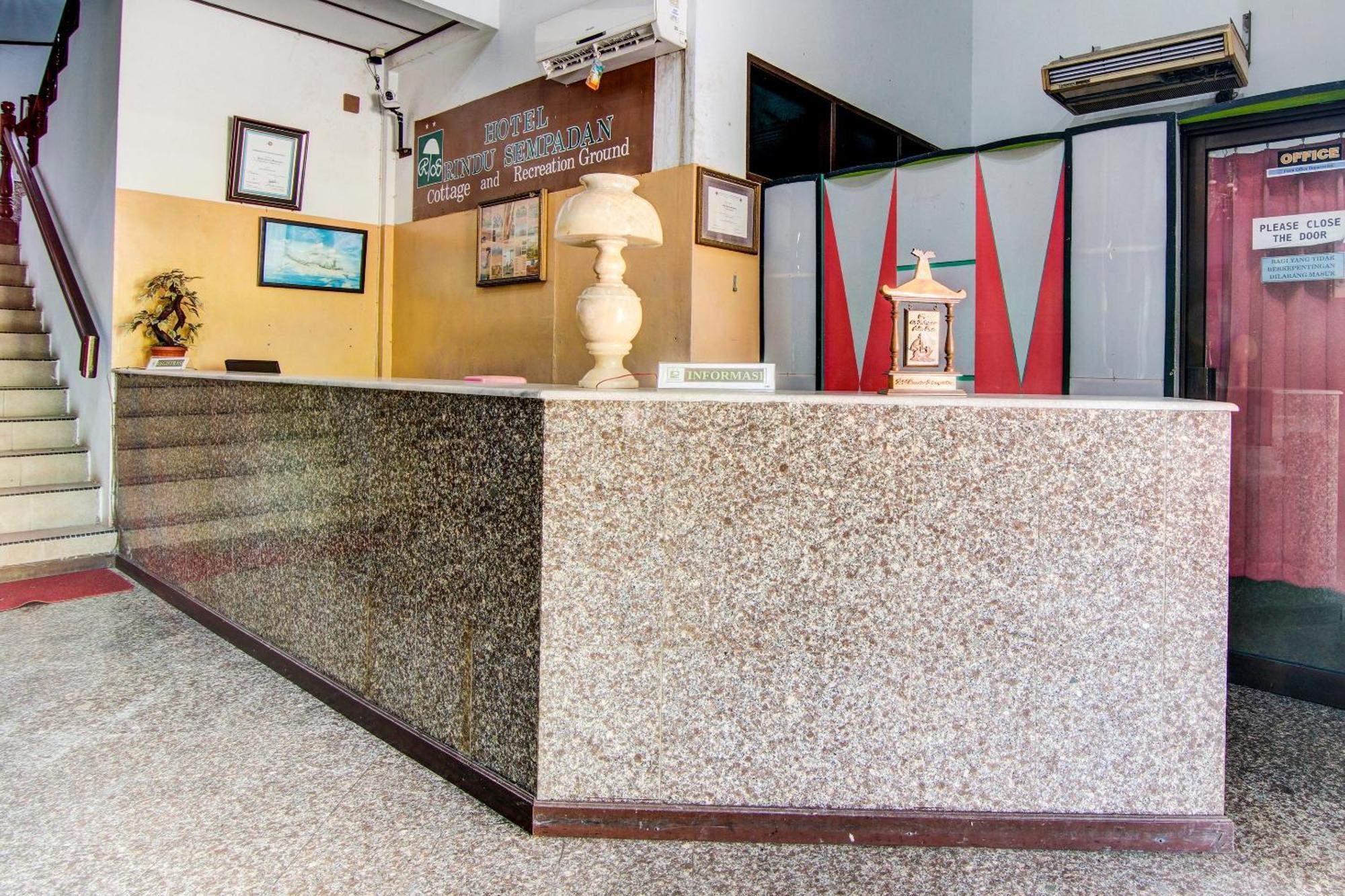Oyo 92330 Hotel Rindu Sempadan Near Taman Wisata Rindu Sempadan Pekanbaru Buitenkant foto